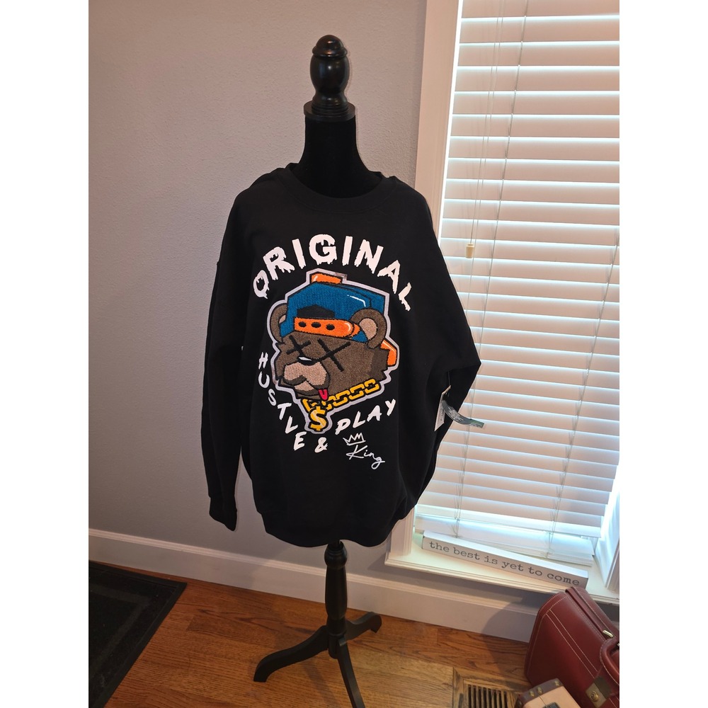 3Forty Inc Mens XL Black Hustle & Play King Bear Graphic Crewneck Sweatshirt NWT